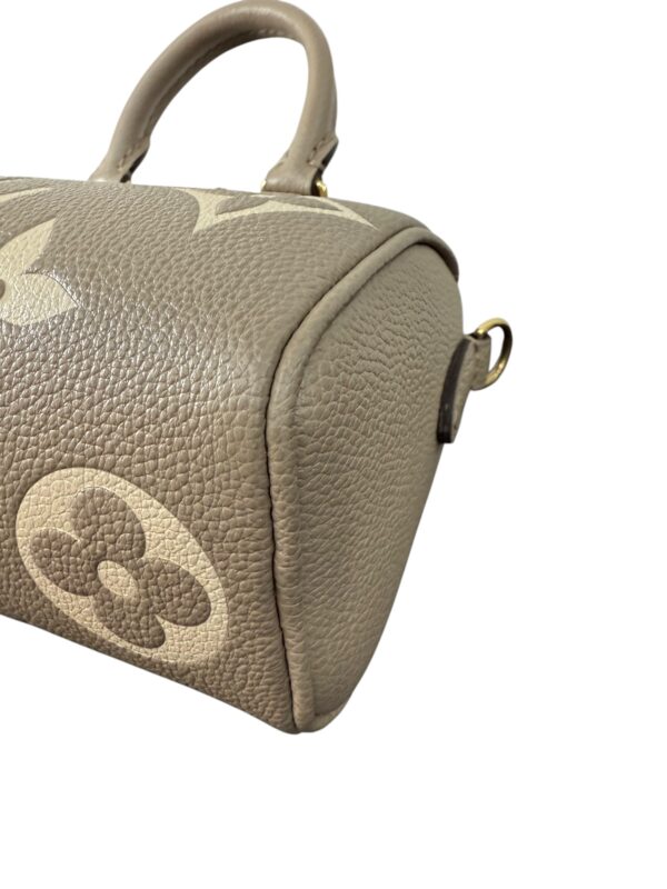 Louis Vuitton Speedy Nano, Cuir monogram empreinte. Etat neuf, avec facture. – Image 10