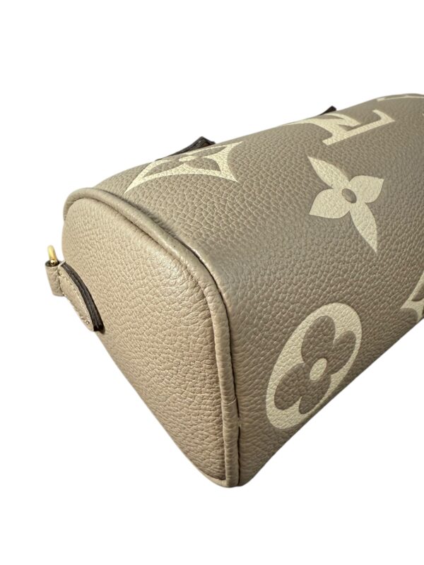 Louis Vuitton Speedy Nano, Cuir monogram empreinte. Etat neuf, avec facture. – Image 9